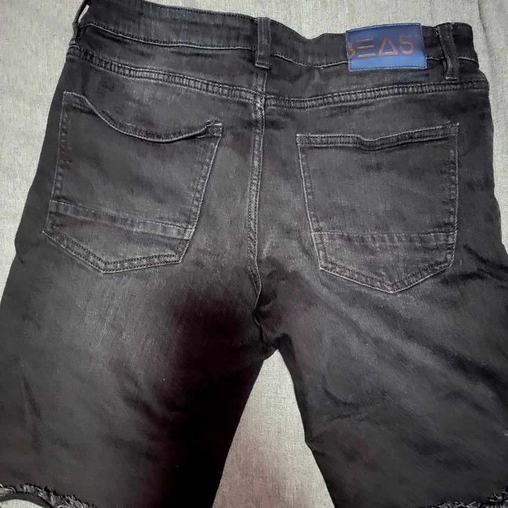 Shorts - Picture 2 of 3